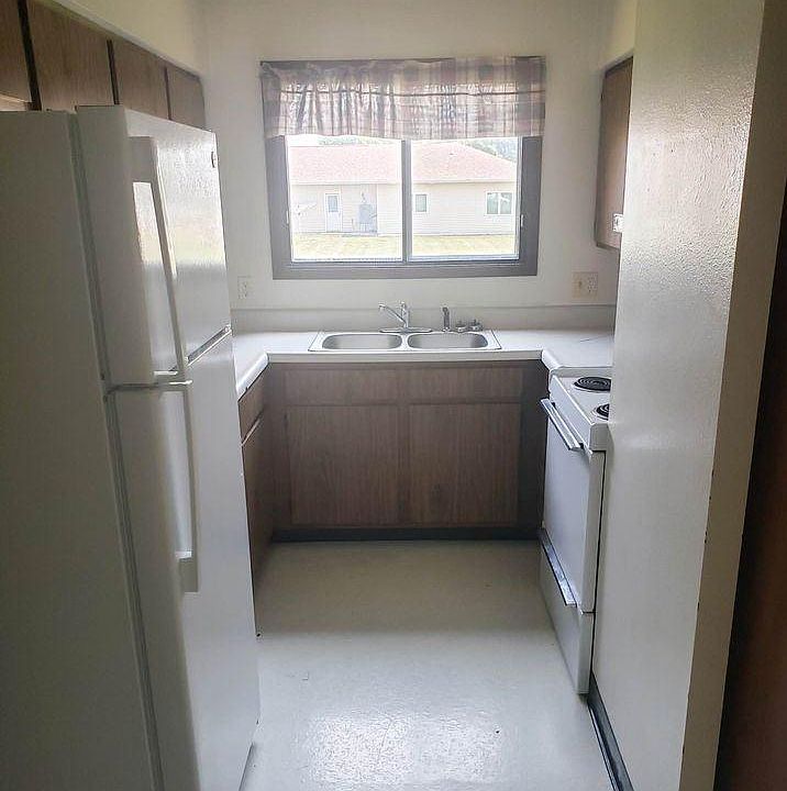 2nd image of 406 Sadie St #17