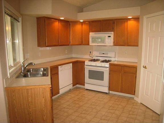 Spacious Kitchen