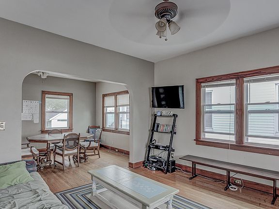 4th image of 720 Franklin Ave