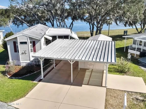 9448 Cougar Dr, Weeki Wachee, FL 34613