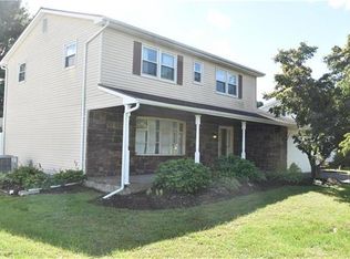 2902 Willow Ln, Macungie, PA 18062