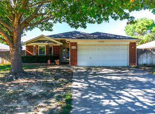 5909 Colebrook Ct, Arlington, TX 76017