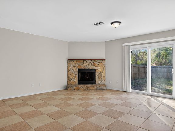 3rd image of 4482 Melissa Ct W