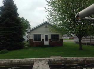 2102 Wolfs Point Dr, Rochester, IN 46975