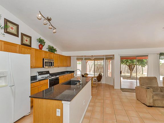 3rd image of 4236 E Enrose Cir