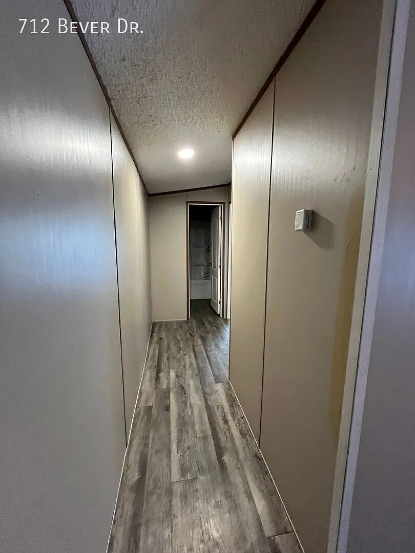 3 bedroom 2 bathroom home now available! — Photo 3