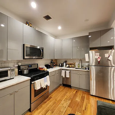 Rented by Oxford Property Group | media 10