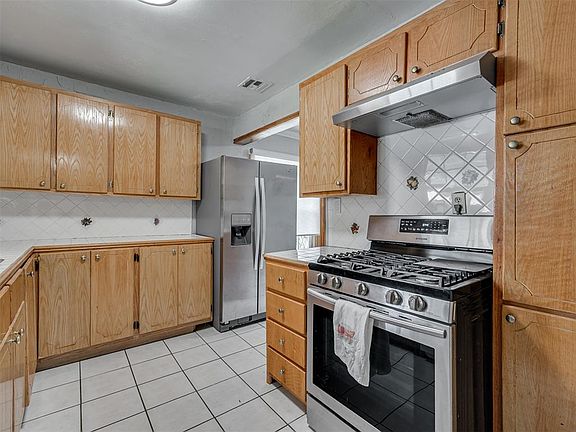 4th image of 3121 S Clegern St