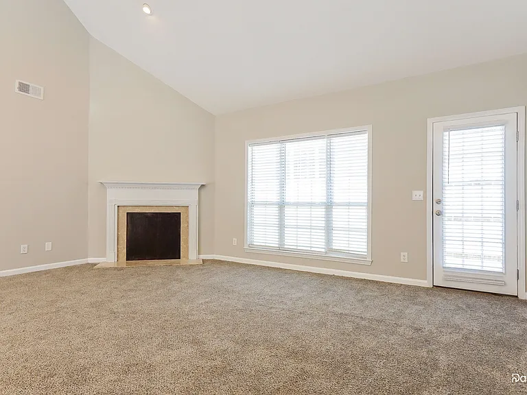 396 Camden Cove Cir — Photo 7
