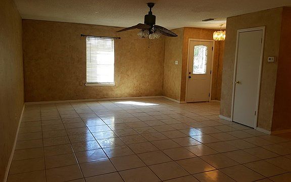 2nd image of 916 Howard Dr