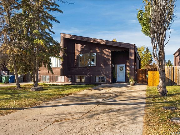 2nd image of 423 Russell Road