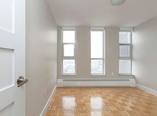 666 Spadina Ave #1611, Toronto, ON M5S 2H8