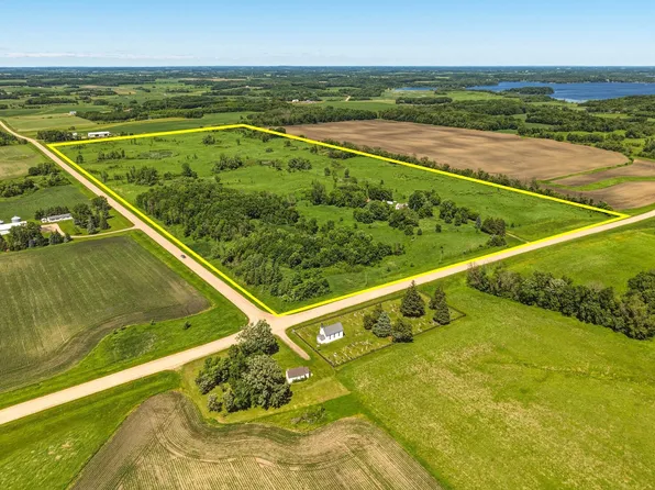 10821 160th St W, Kilkenny, MN 56052