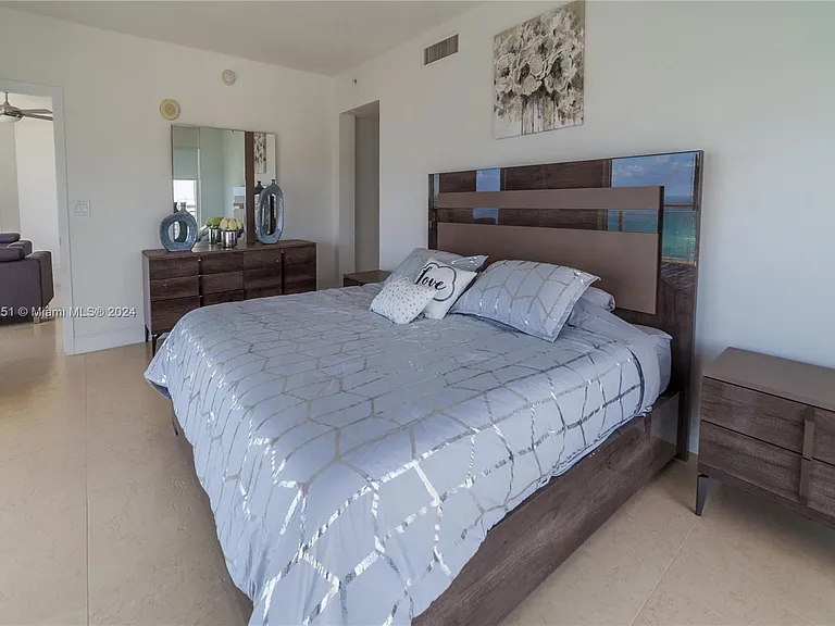 16699 Collins Ave #3707 — Photo 3