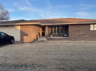 1218 & 1220 Grant St, Victoria, KS 67671