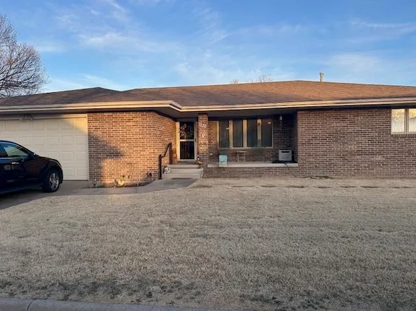 1218 & 1220 Grant St, Victoria, KS 67671
