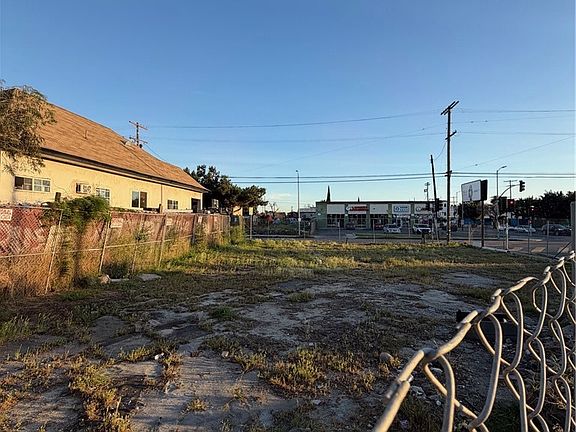 2nd image of 4366 Compton Ave #25