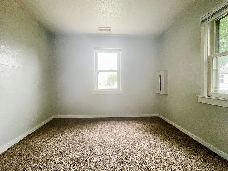 2118 S Penn St — Photo 16