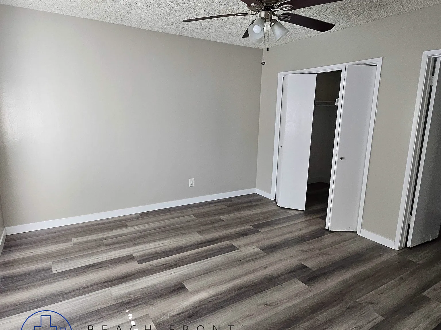912 E La Palma — Photo 4