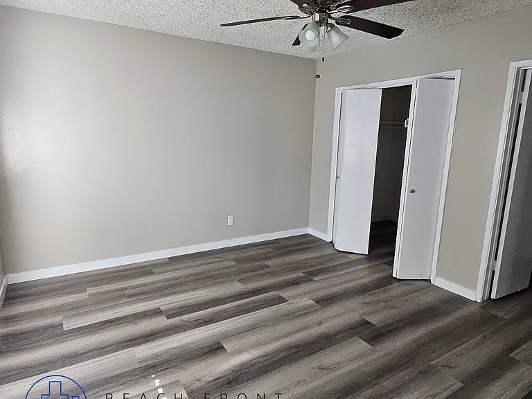 912 E La Palma — Photo 4
