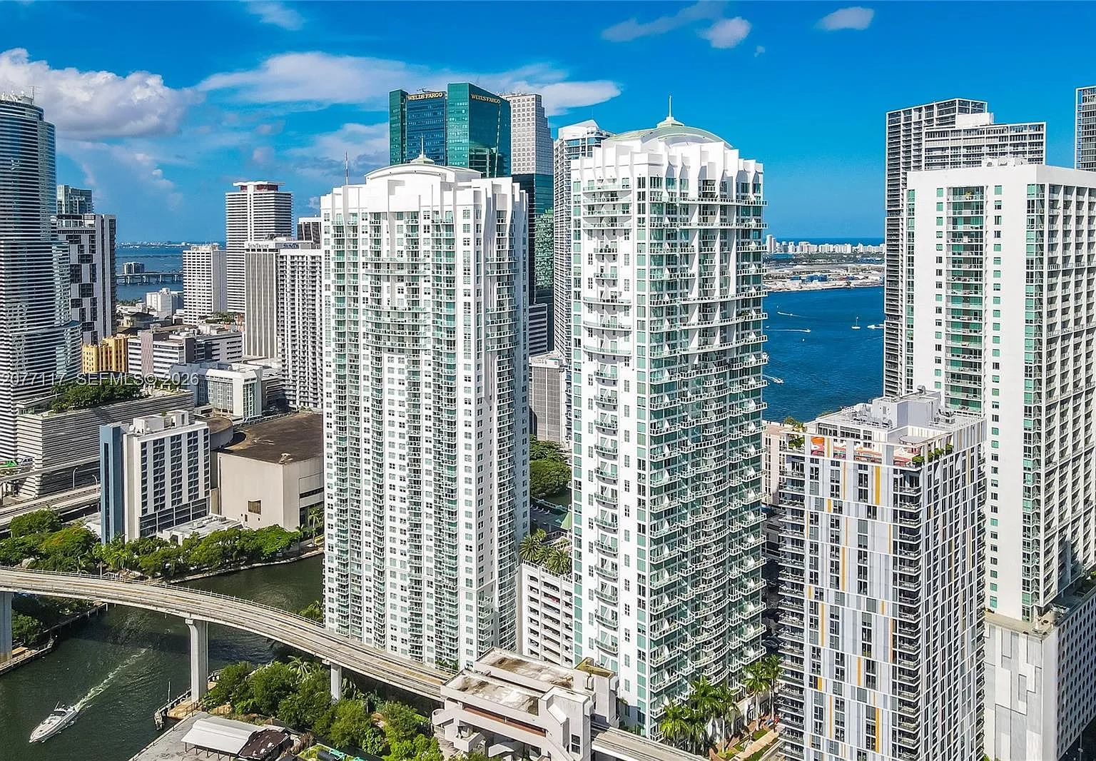 Brickell On The River S T — Photo 1