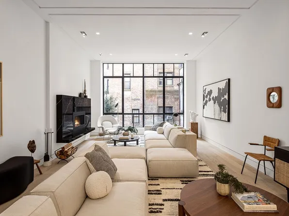 54 E 80th St, New York, NY 10075