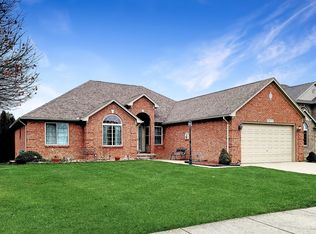 21071 Strawberry Hills Dr, Macomb, MI 48044