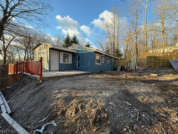 3rd image of 901 Chestnut Path