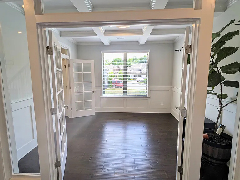 2748 Cloister Ln — Photo 7