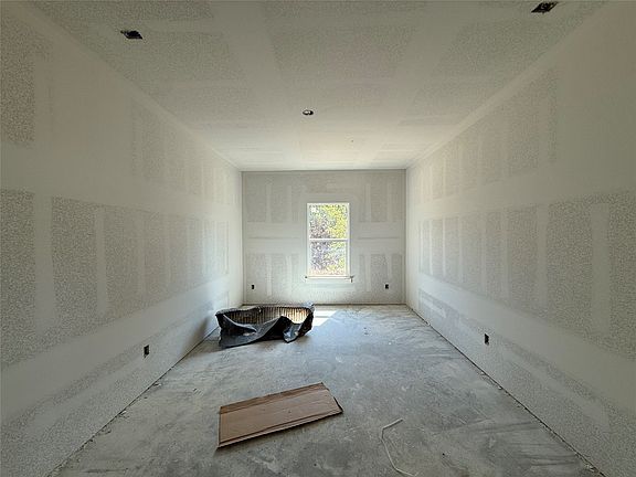 4th image of 281 Zebrastone Way