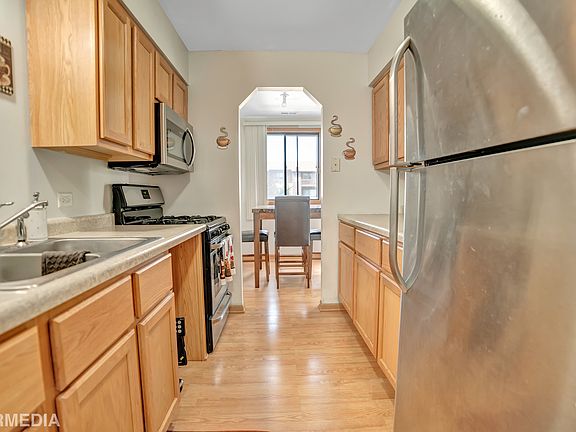 4th image of 15701 Peggy Ln APT 8