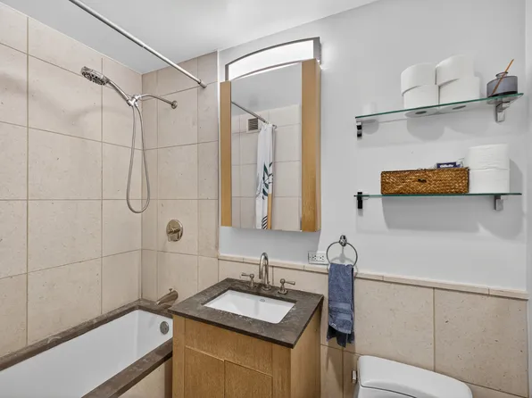 350 West 42nd Street image 9 of 11