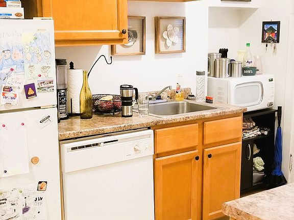 5th image of 6900 N Sheridan Rd APT 2