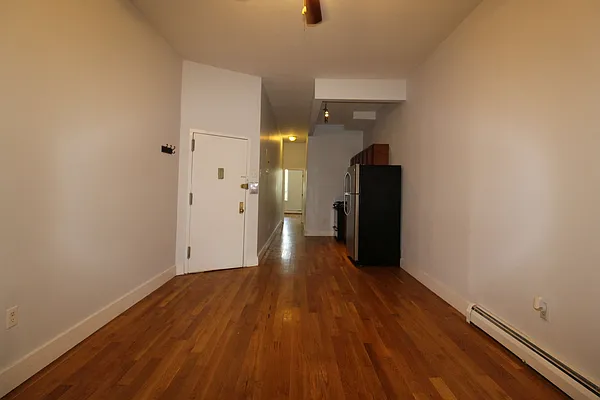 Rented by null | media 35