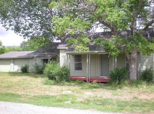 604 W Church St, Edna, TX 77957