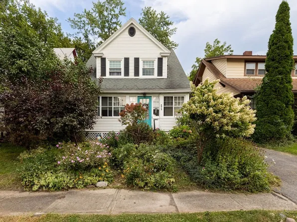 271 Genesee Park Dr, Syracuse, NY 13224