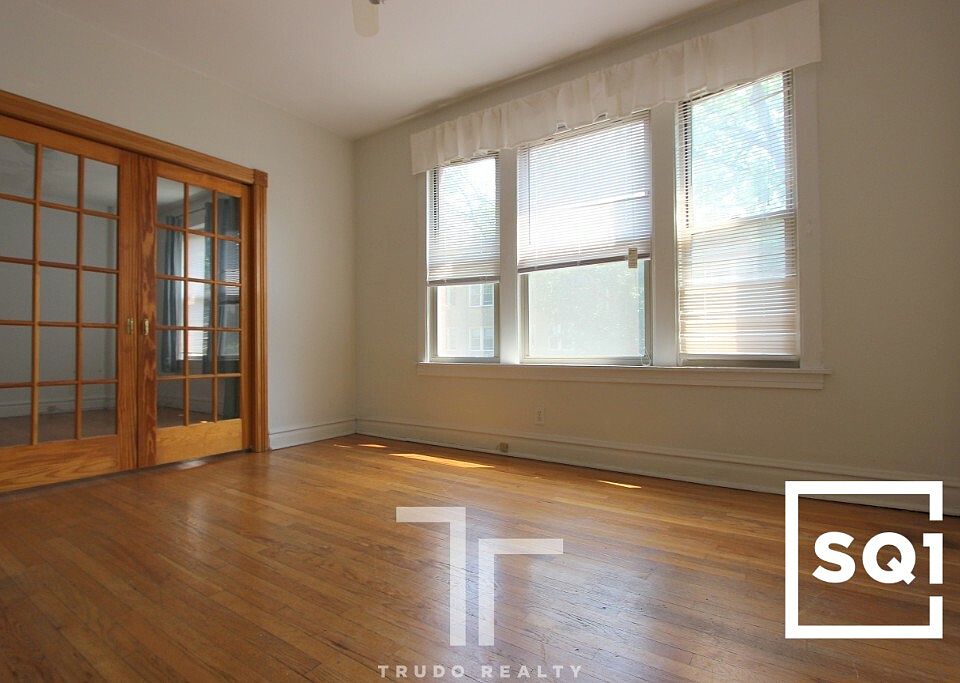 1st image of 5100 N Winchester Ave #5102-1