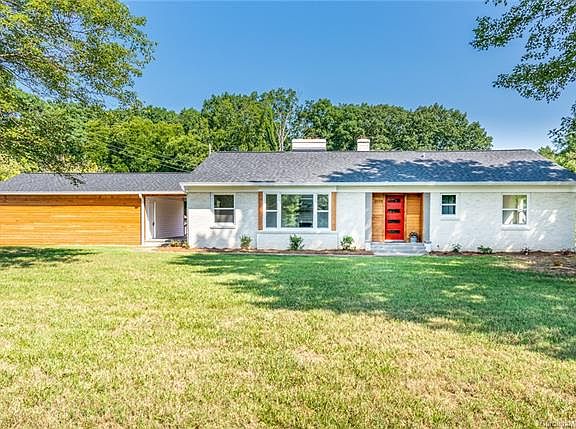 3rd image of 3598 Hickory Hwy
