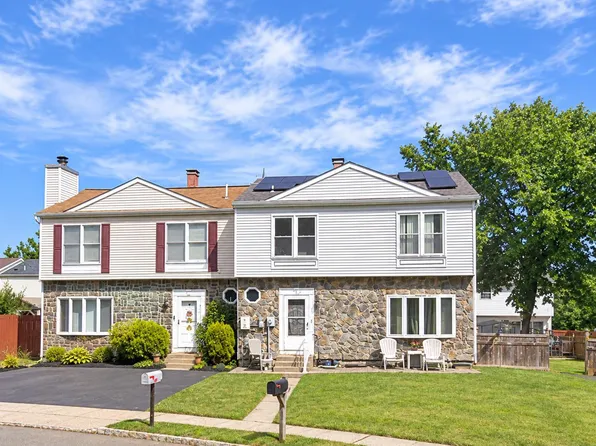 5 Conrad Ct, Lawrence Township, NJ 08648