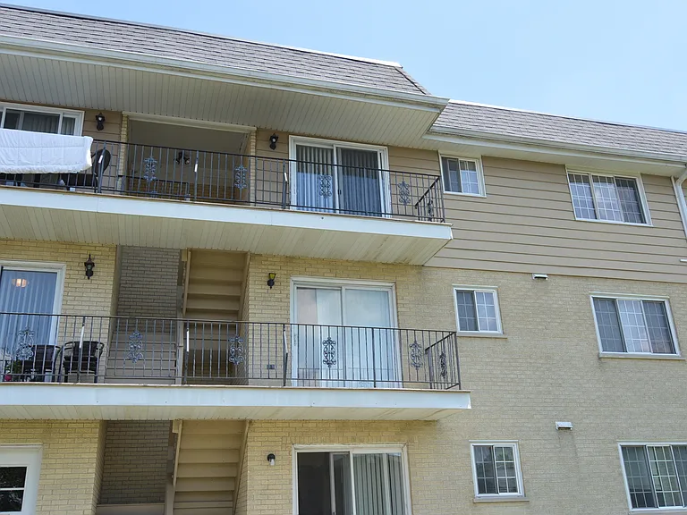 370 Eastern Ave #370 — Photo 13