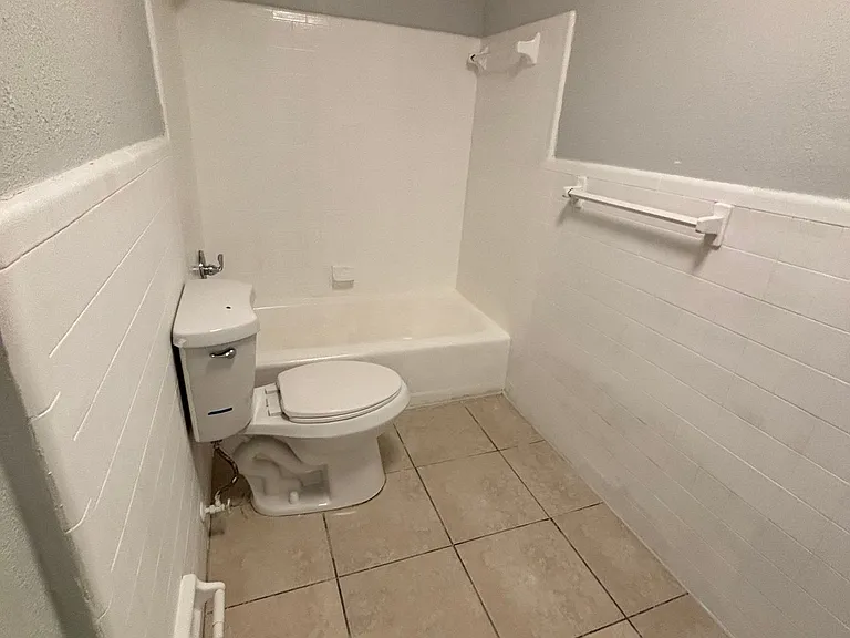Louisiana Apartments — Photo 4