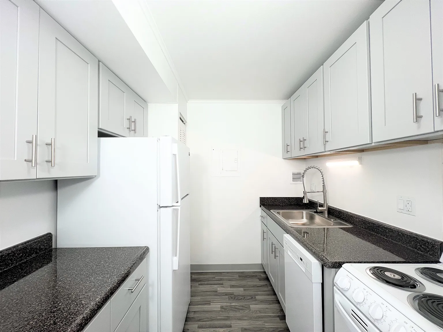 Cedar Place Apartments — Photo 1
