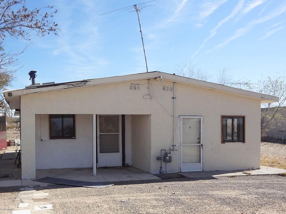 1st image of 20 Estancia St