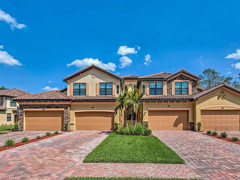 9484 Casoria Ct #201 — Photo 3