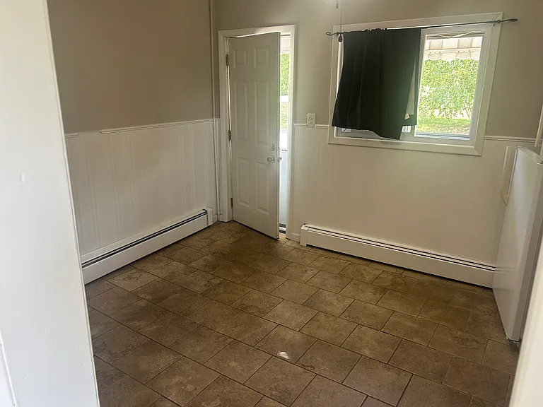 405 Gravity Ave #1 — Photo 2