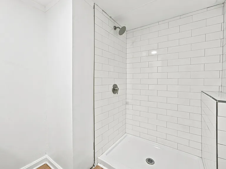 1046 Artic Loop — Photo 14