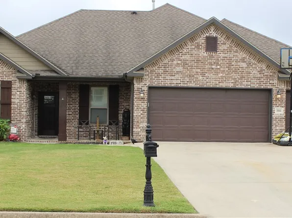 18141 Astor Dr, Fayetteville, AR 72704