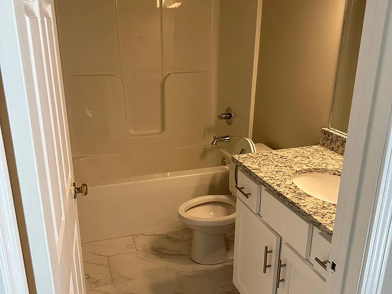 2114 10th St #101 — Photo 9