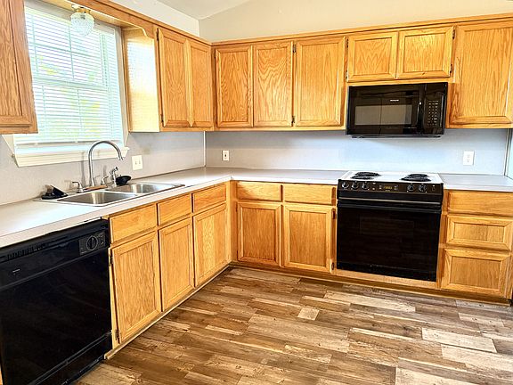 4th image of 2305 Cimmaron Dr