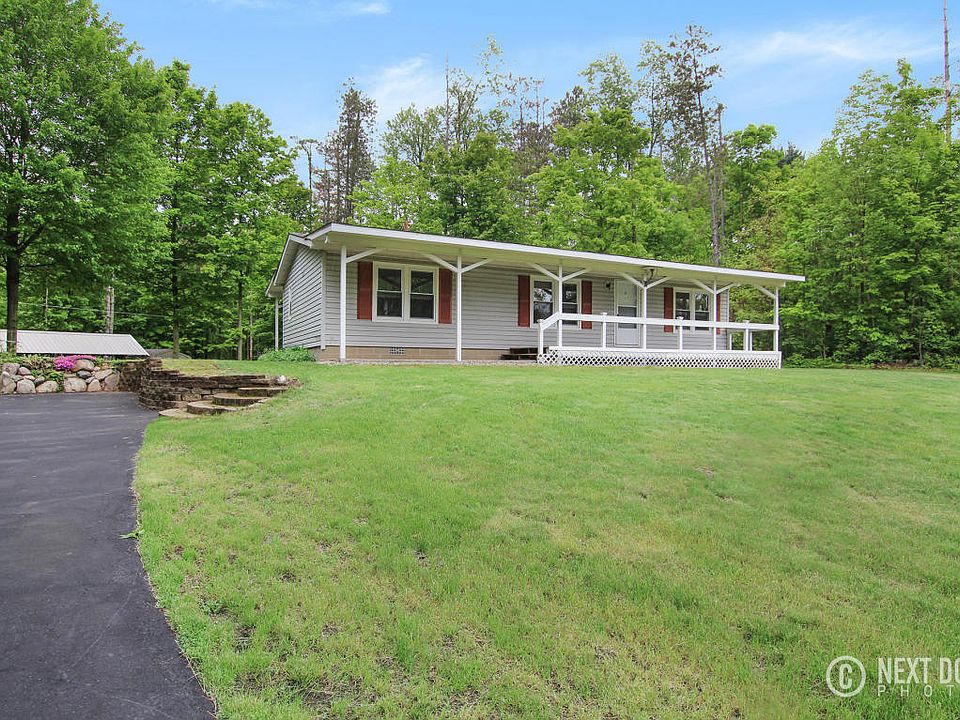 47262 County Road 384, Grand Junction, MI 49056 | Zillow